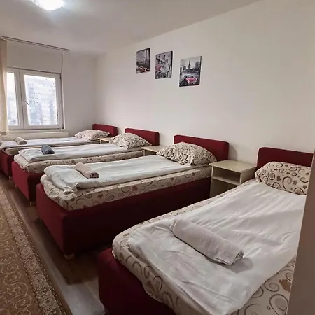 Prestige Hostel *