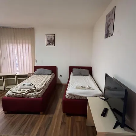 Prestige Hostel *